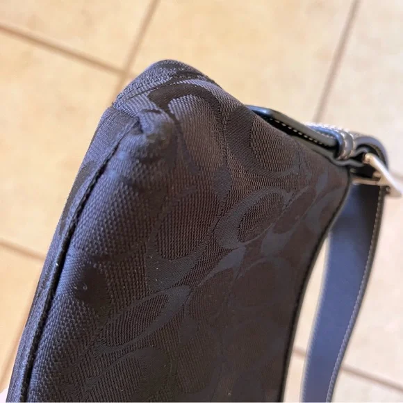 Coach Vintage Black Signature E/W Demi Bag 6371 - Picture 10 of 12